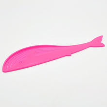 Load image into Gallery viewer, Whale Shaped Plastic Pot Strainer