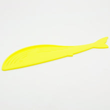 Load image into Gallery viewer, Whale Shaped Plastic Pot Strainer
