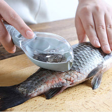 Load image into Gallery viewer, Plastic Fish Cleaning Tool